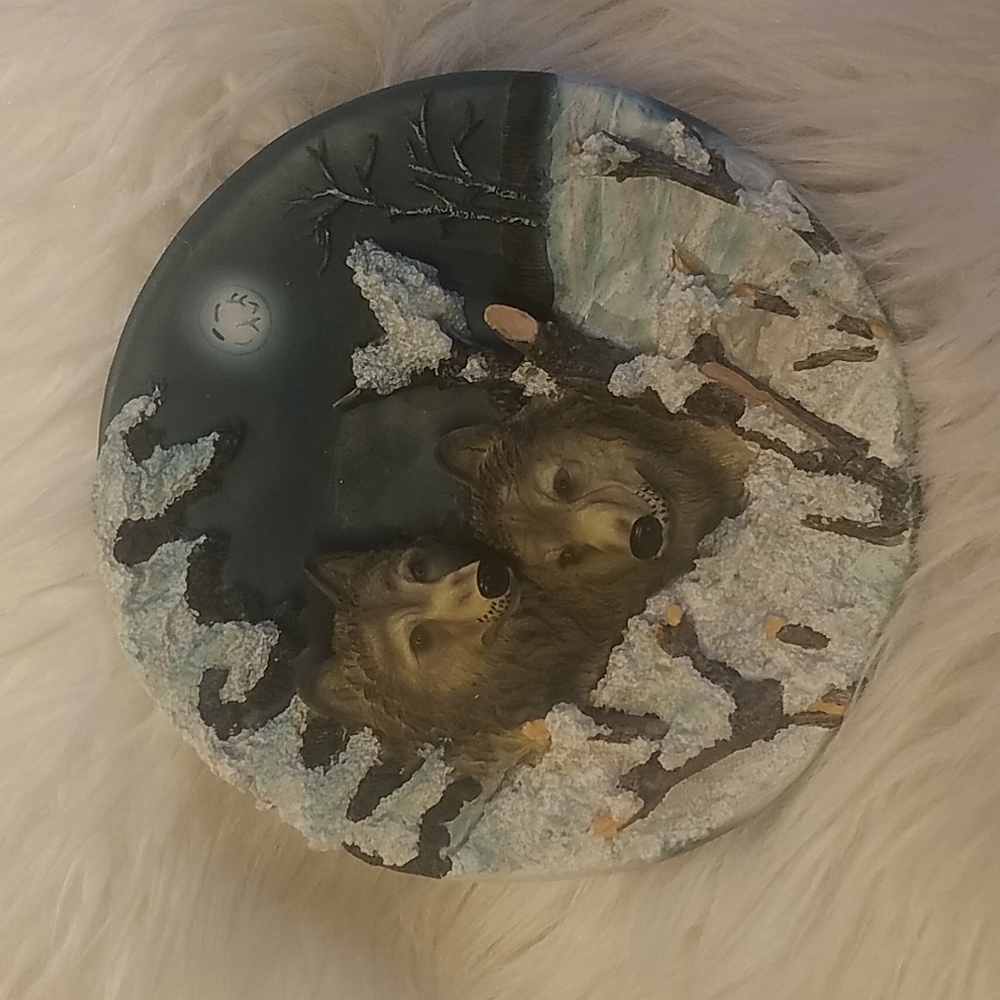 WOLF PLAQUE